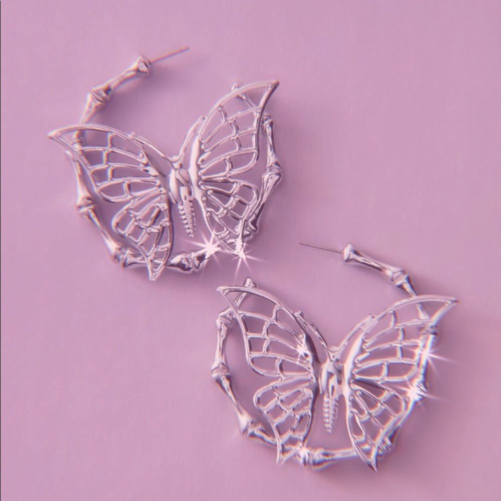 🦋 SILVER BUTTERFLY HOOPS 🦋